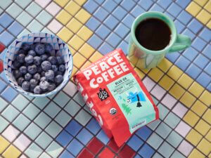 the best medium roast coffee mug with blueberries